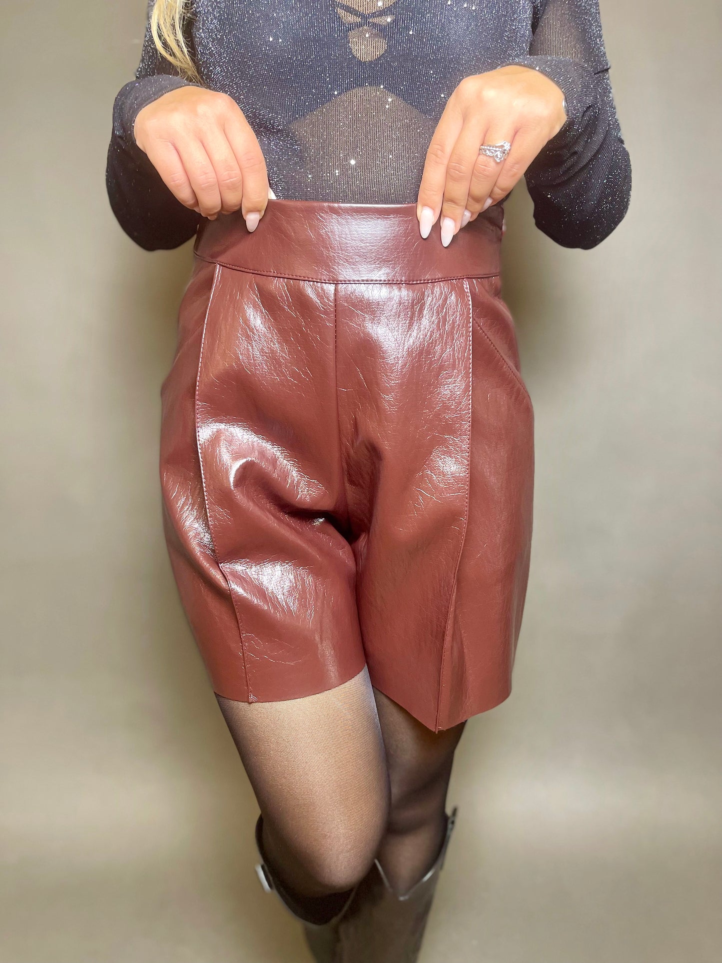 Pantaloncino vinile bordeaux