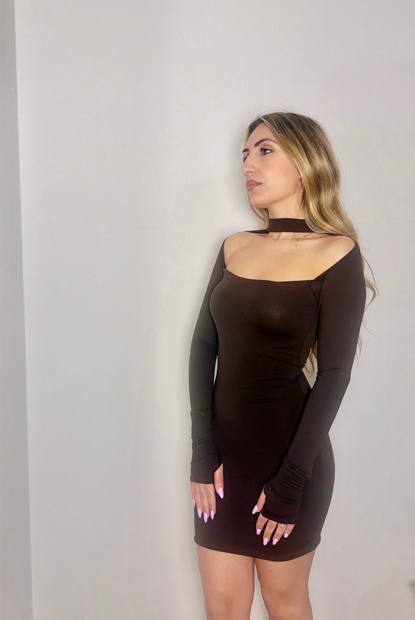 Abito choker