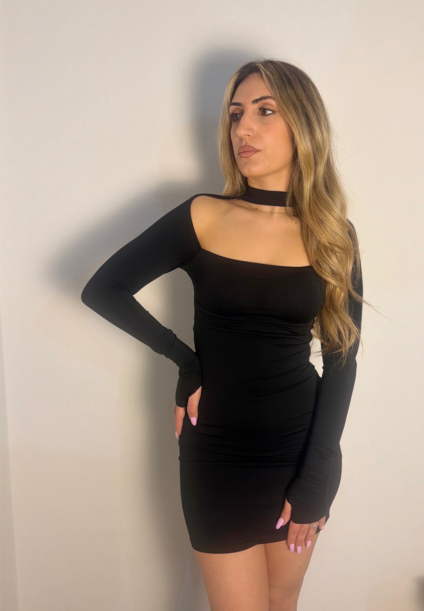 Abito choker